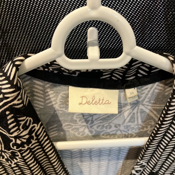 Anthropologie Deletta size xsmall top - Picture 2 of 4
